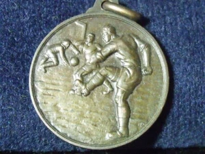 VINTAGE SOCCER MEDAL, COPPER, FREE SHIPPING AS ALWAYS. T-139 - Picture 1 of 2