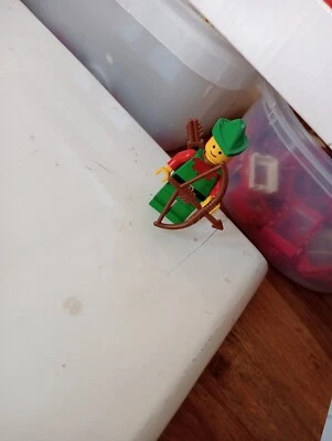 Lego 1 Personnage Robin Des Bois Ref 973p48 Set 775 Thème Château vintage Tbe - Photo 1/3