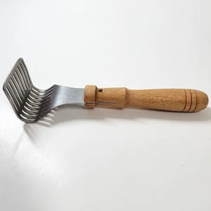 Vintage My Mothers Potato Masher & Beater Wood Handle Kitchen Utensil 40s 50s - Picture 1 of 12