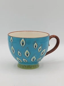 Taza Pier 1 Pluma de Pavo Real Azul Verde Remolino Pie Taza 3.5" Alto Dolomita - Imagen 1 de 9