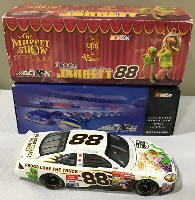 Ford Taurus 2002 Dale Jarrett #88 The Muppet Show 25 años de acción escala 1:24 Foto 1 de 4
