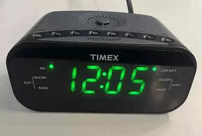 Timex Alarm Clock Radio LARGE Display Green Display with Aux Port T231Y - Image 1 of 4