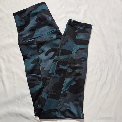 Leggings de Yoga Pilates M/L para Mujer de Onzie con estampado de camuflaje en color turquesa Foto 1 de 4