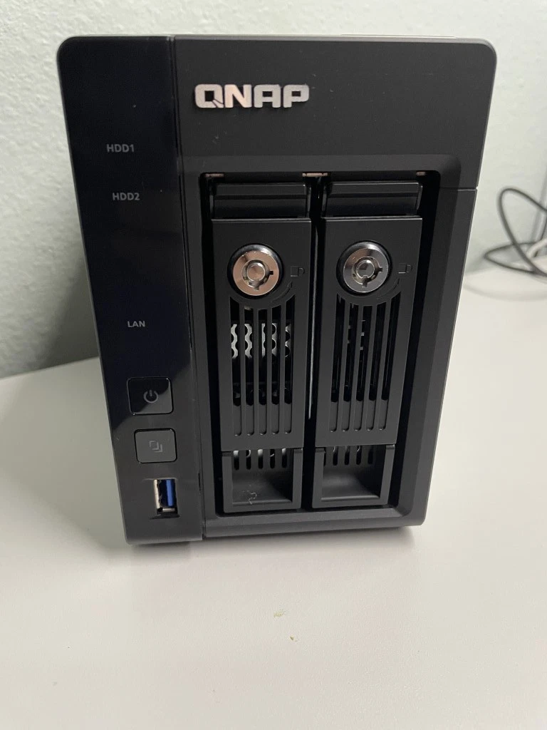 中古】QNAP TS-220+WD Red 3TB WD30EFRX×2 QNAP NAS Enclosures