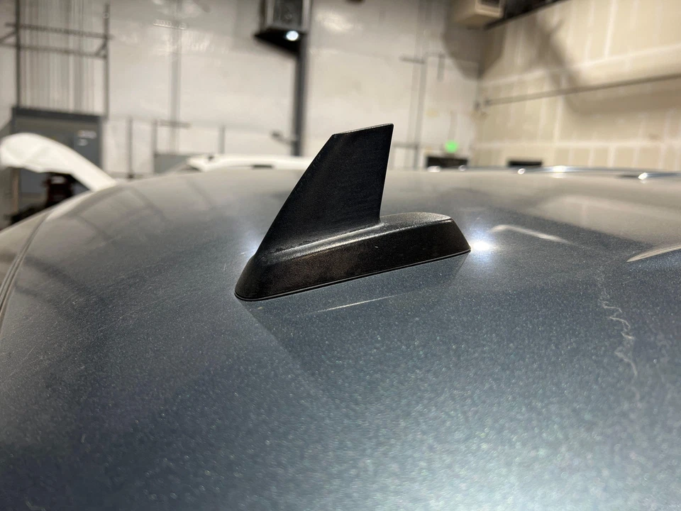 2009 - 2013 雪佛兰 Tahoe 混合黑色车顶安装 GPS 天线桅杆 — 第 1/1 张图片