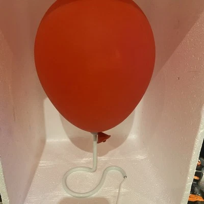 LÁMPARA GLOBO OFICIAL STEPHEN KING IT PENNYWISE LUZ DE MESA DE ESCRITORIO. Foto 1 de 4