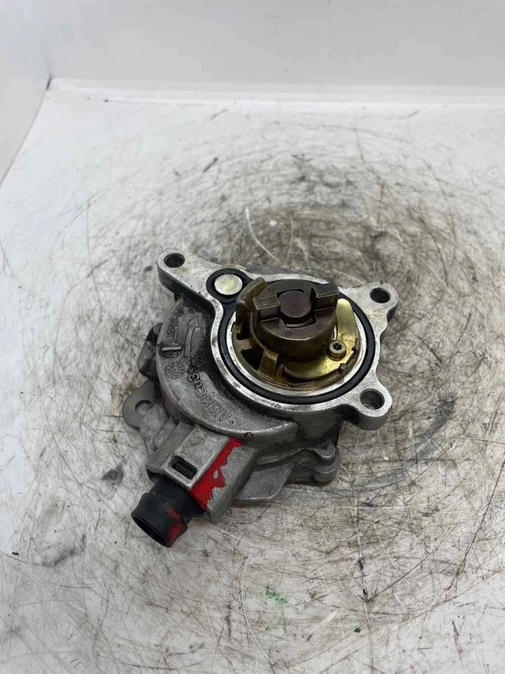 2012-2020 Ford Edge Explorer Escape Focus Lincoln MKC MKZ Vacuum Pump Assembly - Image 1 of 4
