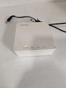ECHOLIFE hg8010h huawei boitier fibre en loose s'allume - Afbeelding 1 van 2