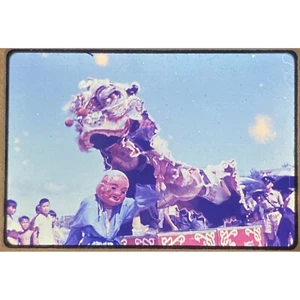 Vtg 1966 Asian Chinese Parade Dragon Dance Architecture Lot of 11 35mm Slides - Foto 1 di 11