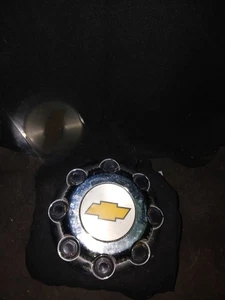 1 Chevy Express 2500 3500 Silverado Suburban CHROME Center Hub Cap 8 Lugs wheel - Picture 1 of 2