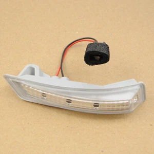 EURO RIGHT TURN SIGNAL IN SIDE MIRROR E9 SUITABLE FOR VOYAGER DODGE CARAVAN 8-17 - Picture 1 of 3