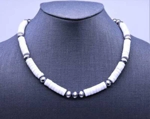 Collar de cuentas Heishi con cuentas de búfalo turquesa blanco de 8 mm y perlas del desierto navajo - Imagen 1 de 8