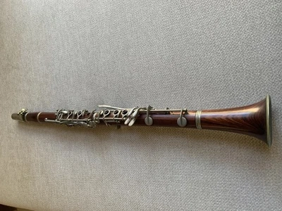 Clarinete vintage con acabado de violín de madera americano Conn Pam 1924 (boquilla Selmer) Foto 1 de 4