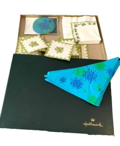 Vintage Hallmark Weihnachten Schachtel Serviette Untersetzer Set Blau Stechpalme Mistelzweig Urlaub - Bild 1 von 5