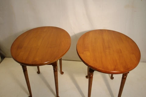 Great Pair of Queen Anne Style Solid Maple Oval Side End Tables Cover
