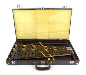 Yamaha 30 Key Bell Glockenspiel Orchestra Bells Percussion w Mallets & Case - Picture 1 of 13