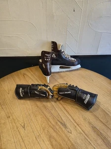 Vintage Daoust Ice Hockey Skates WAYNE GRETZKY M.V.P. And Winwell 272 Gloves - Picture 1 of 12