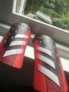 adidas Predator Shin Pads size Large - Picture 1 of 4