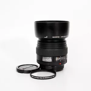 Olympus 50mm f/2.0 Macro ED Zuiko Digital Lens - Picture 1 of 13