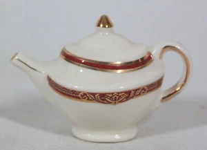 RARE VINTAGE 1999 CARDEW TINY MINI ROYAL DOULTON TEAPOT 1 1/2" TALL NEW #2 - Picture 1 of 6
