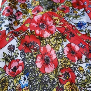 Pocket Square Handkerchief Red White W/Poppies Floral Design Veterans 17"x 16" - Picture 1 of 4