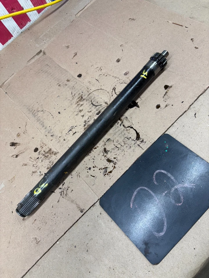 Dodge D100 D150 1981 86 1987 4x4 4x4 eje delantero Dana 44 eje central 15 30 férula Foto 1 de 4