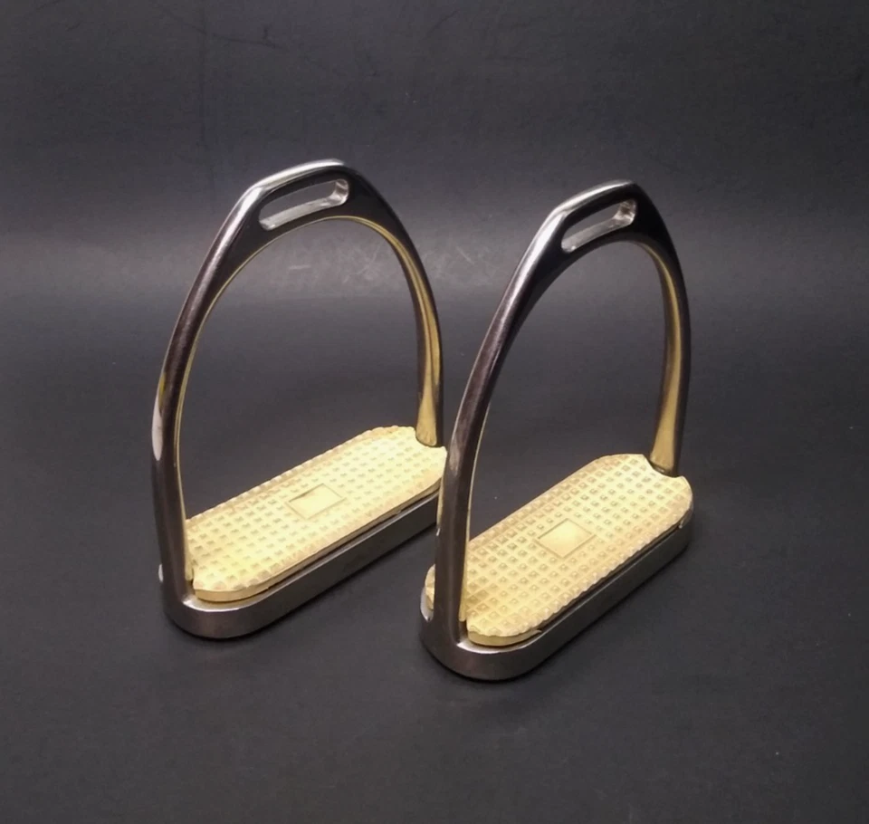 Estribos de hierro campana de doma inglesa de acero inoxidable Metalab, empuñaduras para botas Foto 1 de 4