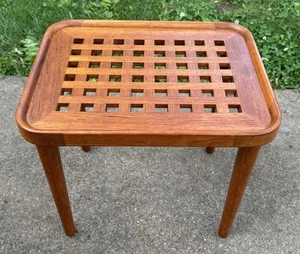 Vintage Mid Century Solid Teak Side Table Lattice Crosshatch Top Yachting Table - Imagen 1 de 15