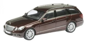 1/43 Schuco MB E-Klasse T-Modell Avantgarde dunkelrot 450733100 - Bild 1 von 1