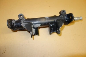 Marco de carrocería de montaje inferior del motor APRILIA Pegaso 650ie 650 2003-2006 - Imagen 1 de 6