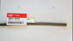 GENUINE BRAND NEW KIA SORENTO 2012-2014 RUBBER ASSY - REAR WIPER BLADE - Picture 1 of 3