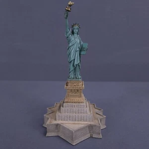 Vintage Harbour Lights The Statue Of Liberty NY 2002 Handcrafted #438 A3673 Box - Bild 1 von 14