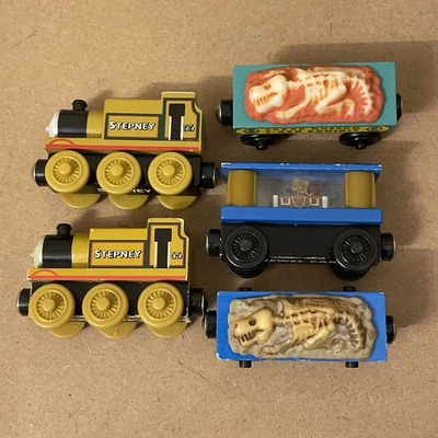 Thomas & Friends Wooden Railway Stepney & Museum Cars Lot 2003 2002 - Image 1 of 4