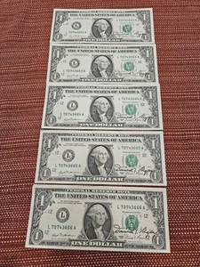 1981 $1 Federal Reserve Secretary of Treasury Autograph (5) Sequential Notes - Picture 1 of 5
