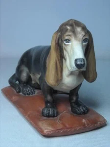 Nápoles Capodimonte BASSET HOUND ON COJÍN Tyche Figura Galletti Firma - Imagen 1 de 7