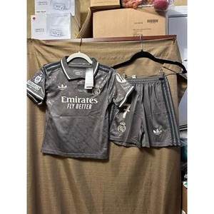 NWT Adidas Madrid Vini Jr Jersey Short Set Size 20 Youth Grey - Picture 1 of 6