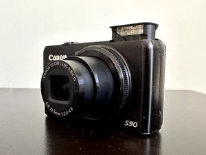 Canon PowerShot S90 Digital Camera w/ Leather Case, Charger, 2x Batteries, SD - Picture 1 of 8