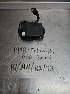 98 TRIUMPH SPRINT 900 1998 CDI caja de encendido ecu Foto 1 de 4
