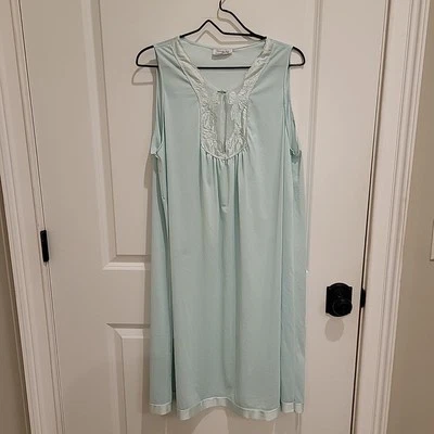Vtg 80s Vanity Fair Nightgown Sz L  Embroidered Lace Rosebud Applique Light Blue - Image 1 of 4