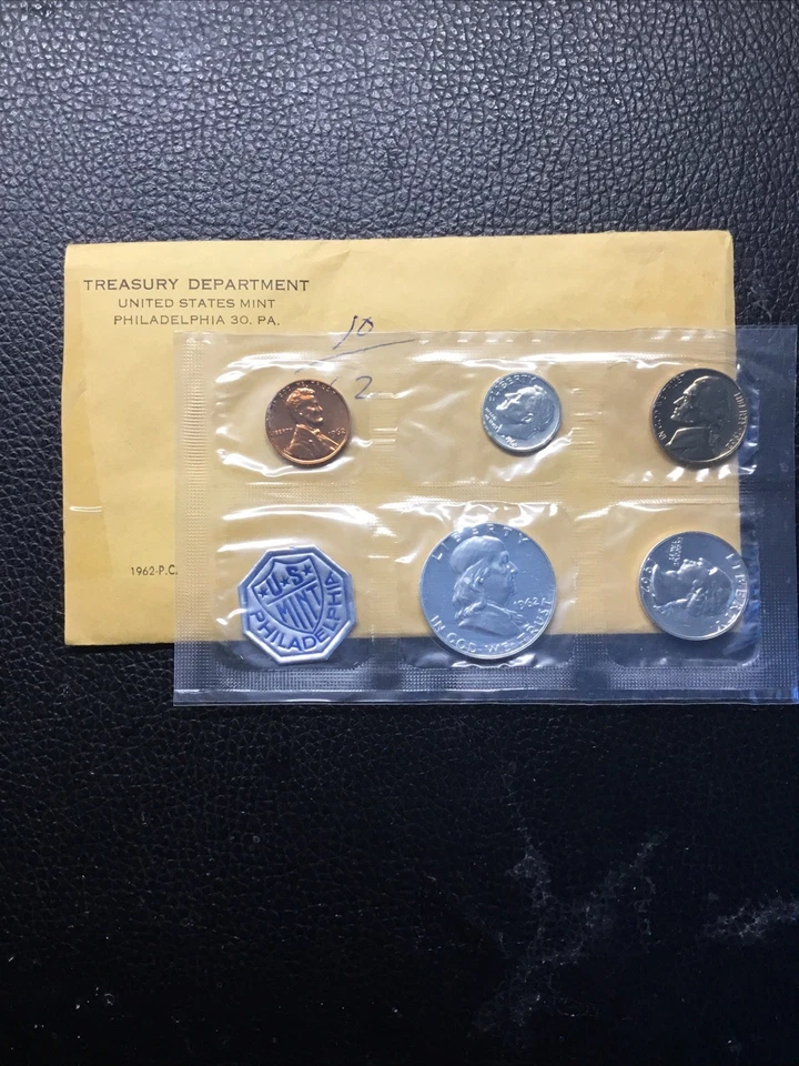 1962 P Silver Mint Set, Original Packaging  - Image 1 of 1