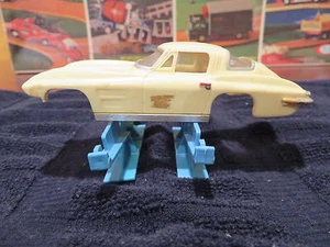 motorific slot car body IDEAL CHEVY CORVETTE cream Toy body only - Picture 1 of 5