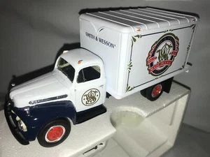 FIRST GEAR SMITH & WESSON 51 FORD 10-1325 SAMMLER SERIE 1/34 MASSSTAB SELTEN!!! - Bild 1 von 12