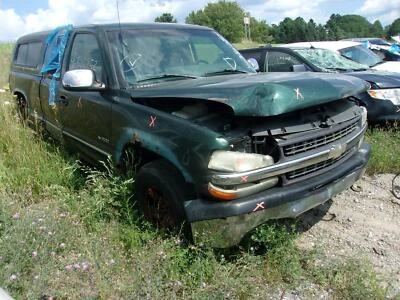 Used Washer Fluid Reservoir fits: 2002 Chevrolet Silverado 1500 pickup w/o low l - Image 1 of 4