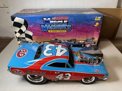 Muscle Machine Richard Petty #43 STP 1969 Dodge Charger (1 of 796) 1:18 Diecast - Image 1 of 4