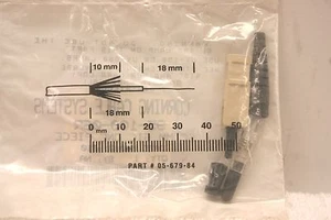Black Box P95-100-06R+1 Glasfaserkabel Stecker *VERSIEGELT* - Bild 1 von 2