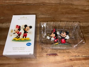 Hallmark Mickey & Minnie Ornament “Mistletoe Mickey” Disney 2009 - Picture 1 of 13