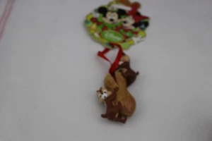 Neu mit Etikett Disney Store Skizzenbuch Chip N Dale auf Erdnuss 4 Zoll Ornament - Bild 1 von 6