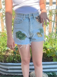 Pantalones Cortos de Denim Reciclados Para Mujer Retro Tiro Alto Patchwork Tomate Bordado Talla 28  - Imagen 1 de 11