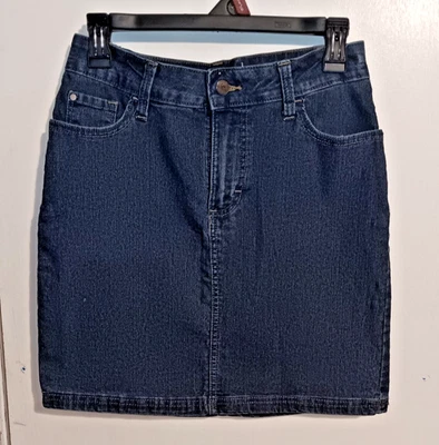 LEE RIDERS 牛仔短裤中腰标准版型女式 6M 深色洗涤 — 第 1/4 张图片