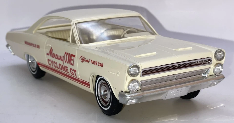 AMT 1966 Mercury COMET Cyclone Pace Car Promo 1/25 White XLNT+ w/Repro Decals - Image 1 of 4